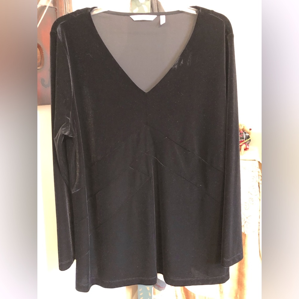 Velvet tunic top. Lightly used. Measurements upon request.